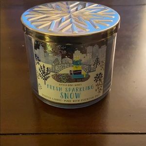 Bath & Body Works Fresh Sparkling Snow Candle